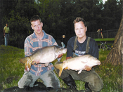 Frank und Thomas mit Karpfen